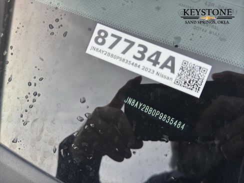 Used 2023 Nissan Armada SL w/ Captain's Chairs Package image 10