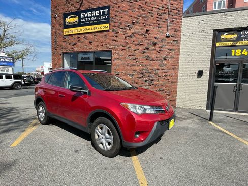 Used 2015 Toyota RAV4 LE image 2