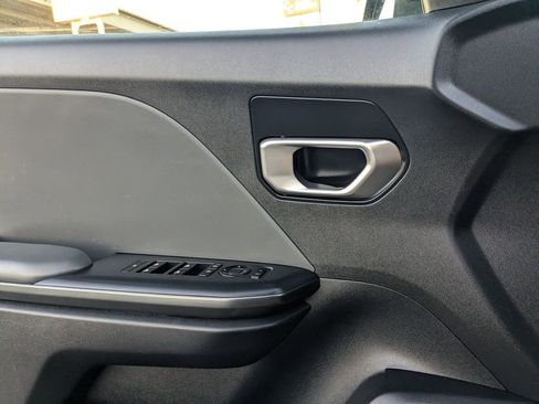 Used 2025 Kia K4 LXS image 15