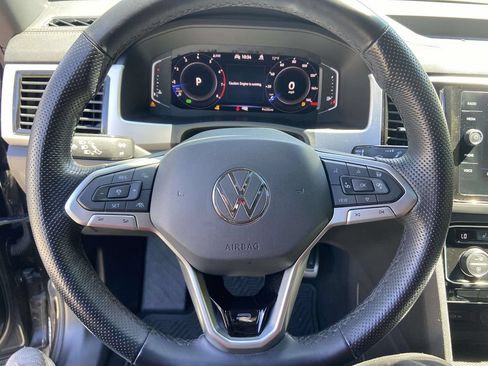 Used 2022 Volkswagen Atlas Cross Sport SEL R-Line AWD/4WD image 37