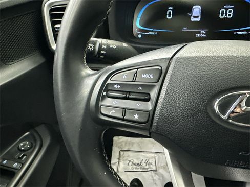 Used 2023 Hyundai Venue SEL image 25