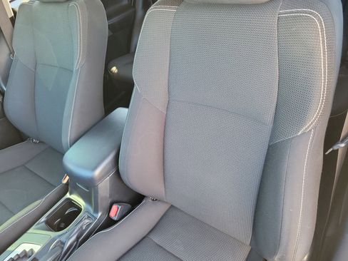 Used 2018 Toyota RAV4 XLE w/ Plus Extra Value Package FWD image 11