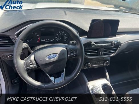 Used 2022 Ford Escape SE w/ SE Sport Appearance Package FWD image 7