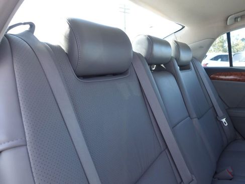 Used 2007 Toyota Avalon Limited image 13