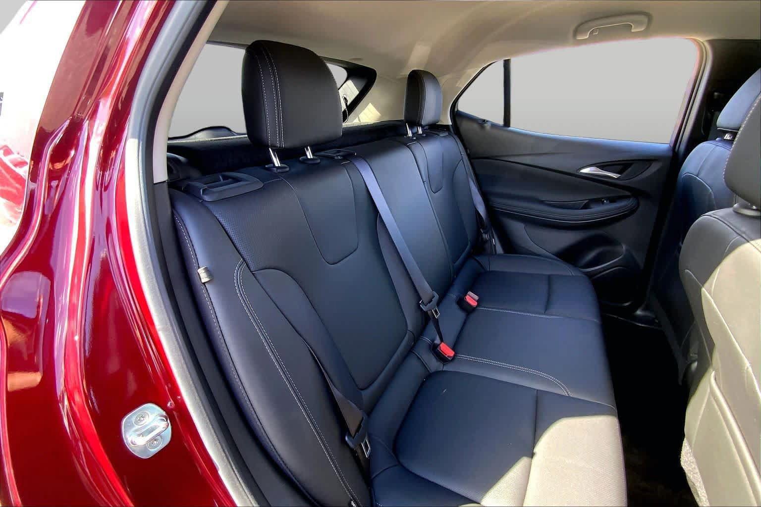 Used 2024 Buick Encore GX Sport Touring w/ Advanced Technology Package AWD/4WD image 18
