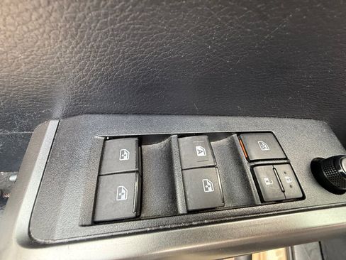 Used 2019 Toyota Tacoma SR5 image 20