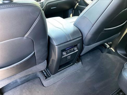 Used 2023 Chevrolet Traverse LT w/ Midnight/Sport Edition AWD/4WD image 29