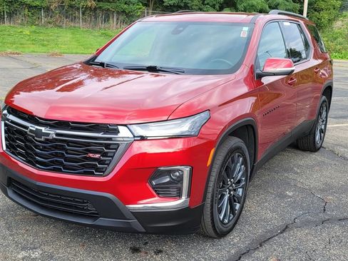 Used 2023 Chevrolet Traverse RS AWD/4WD image 3