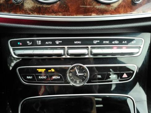 Used 2017 Mercedes-Benz E 300 4MATIC image 47