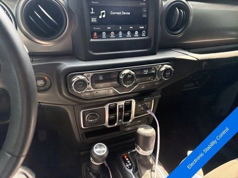 Used 2023 Jeep Wrangler Unlimited AWD/4WD image 11