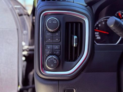 Used 2021 Chevrolet Silverado 1500 RST image 19