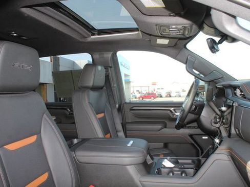 Used 2025 GMC Sierra 2500 AT4 w/ AT4 Premium Plus Package AWD/4WD image 16