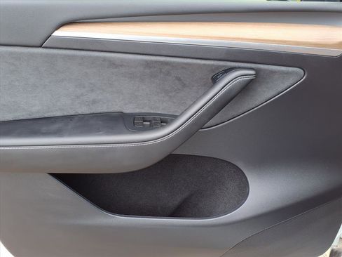 Used 2023 Tesla Model Y Long Range image 16