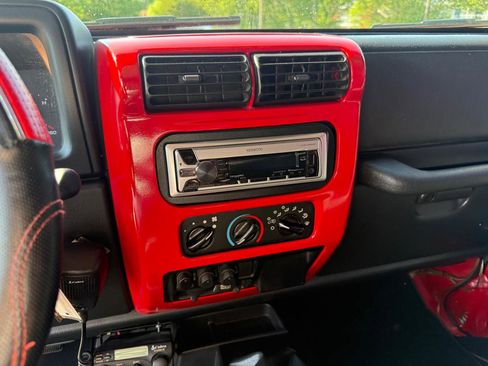 Used 2006 Jeep Wrangler X image 12