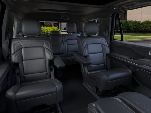 New 2026 Lincoln Navigator Reserve AWD/4WD image 11