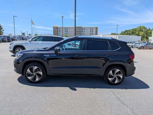 Used 2024 Volkswagen Taos SE AWD/4WD image 6