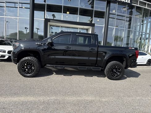 Used 2023 GMC Sierra 1500 AT4 w/ AT4 Premium Package AWD/4WD image 2