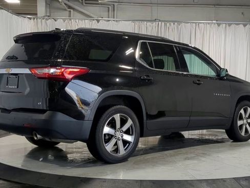 Used 2021 Chevrolet Traverse LT w/ LT Premium Package FWD image 8