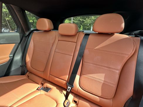 Used 2024 Mercedes-Benz GLC 300 image 10