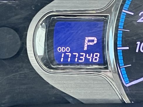 Used 2012 Toyota Sienna XLE FWD image 22