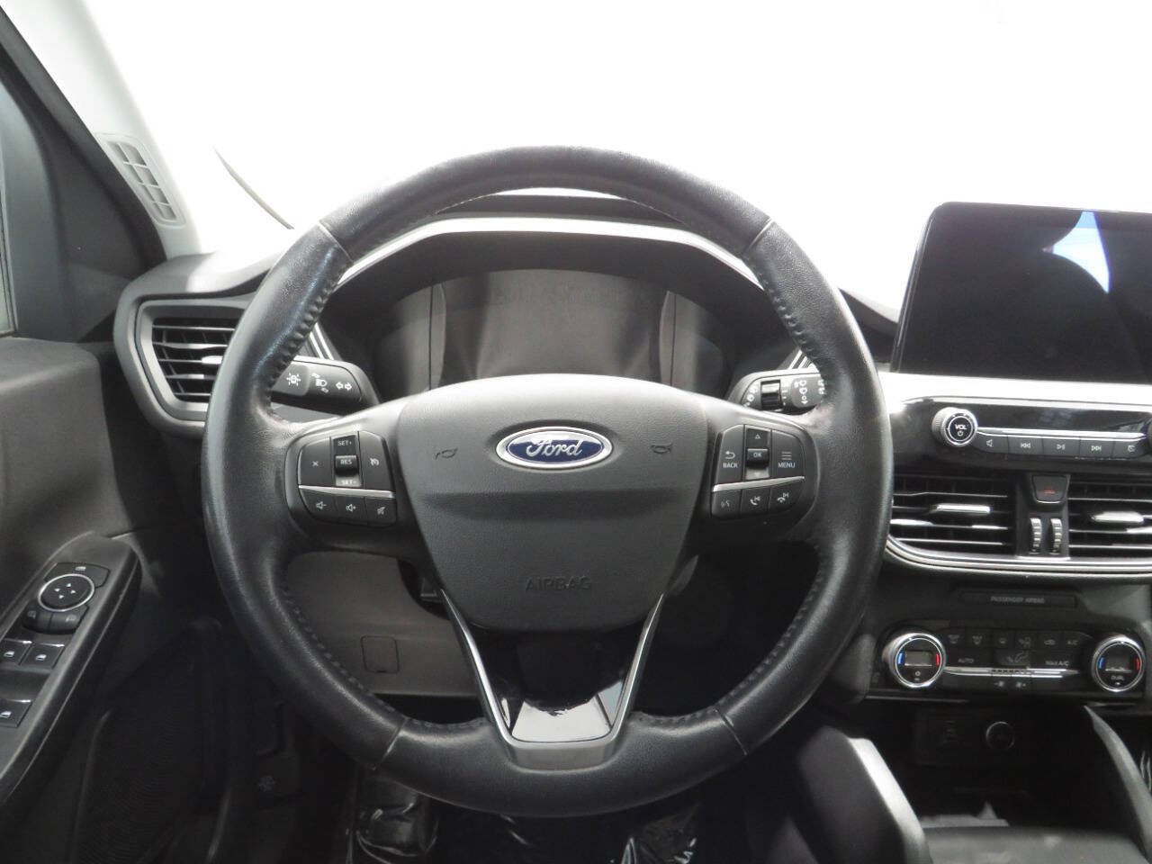 Used 2021 Ford Escape SE w/ Convenience Package FWD image 15