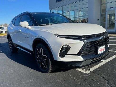 Used 2024 Chevrolet Blazer RS w/ Driver Confidence II Package image 2