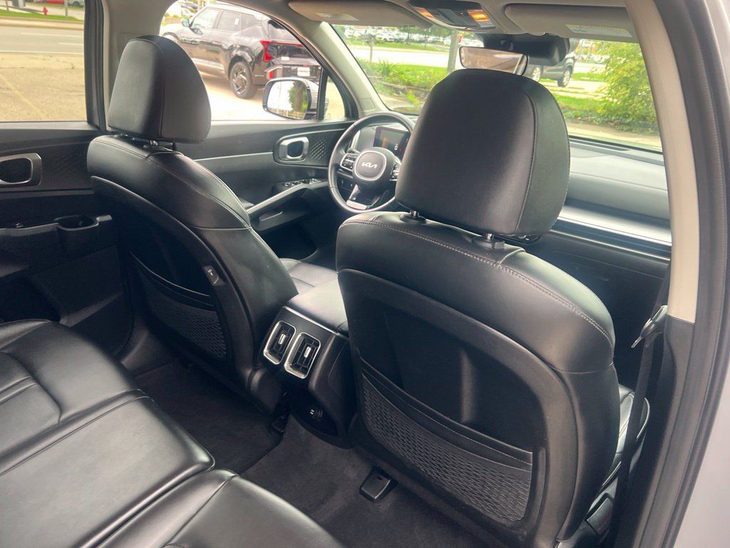 Certified 2024 Kia Sorento S w/ Panoramic Sunroof Package FWD image 14