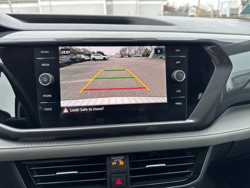 Certified 2023 Volkswagen Taos SEL image 28