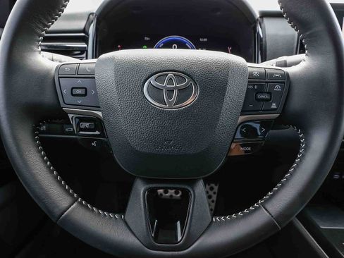 Used 2025 Toyota Camry SE image 26