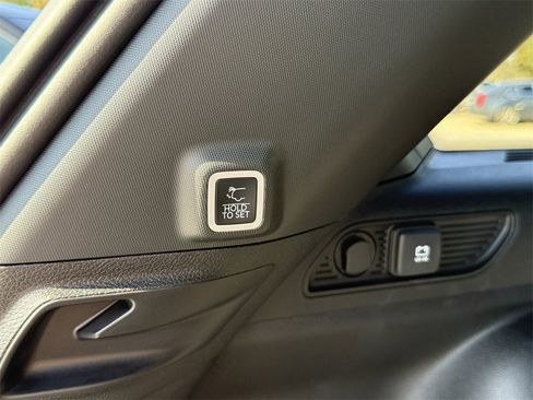 New 2025 Jeep Grand Cherokee Limited image 37