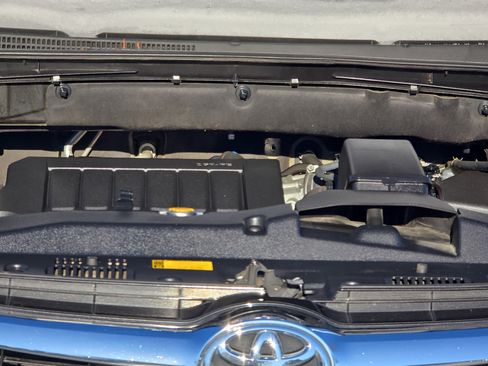 Used 2015 Toyota Highlander XLE image 28