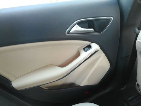 Used 2014 Mercedes-Benz CLA 250 image 29
