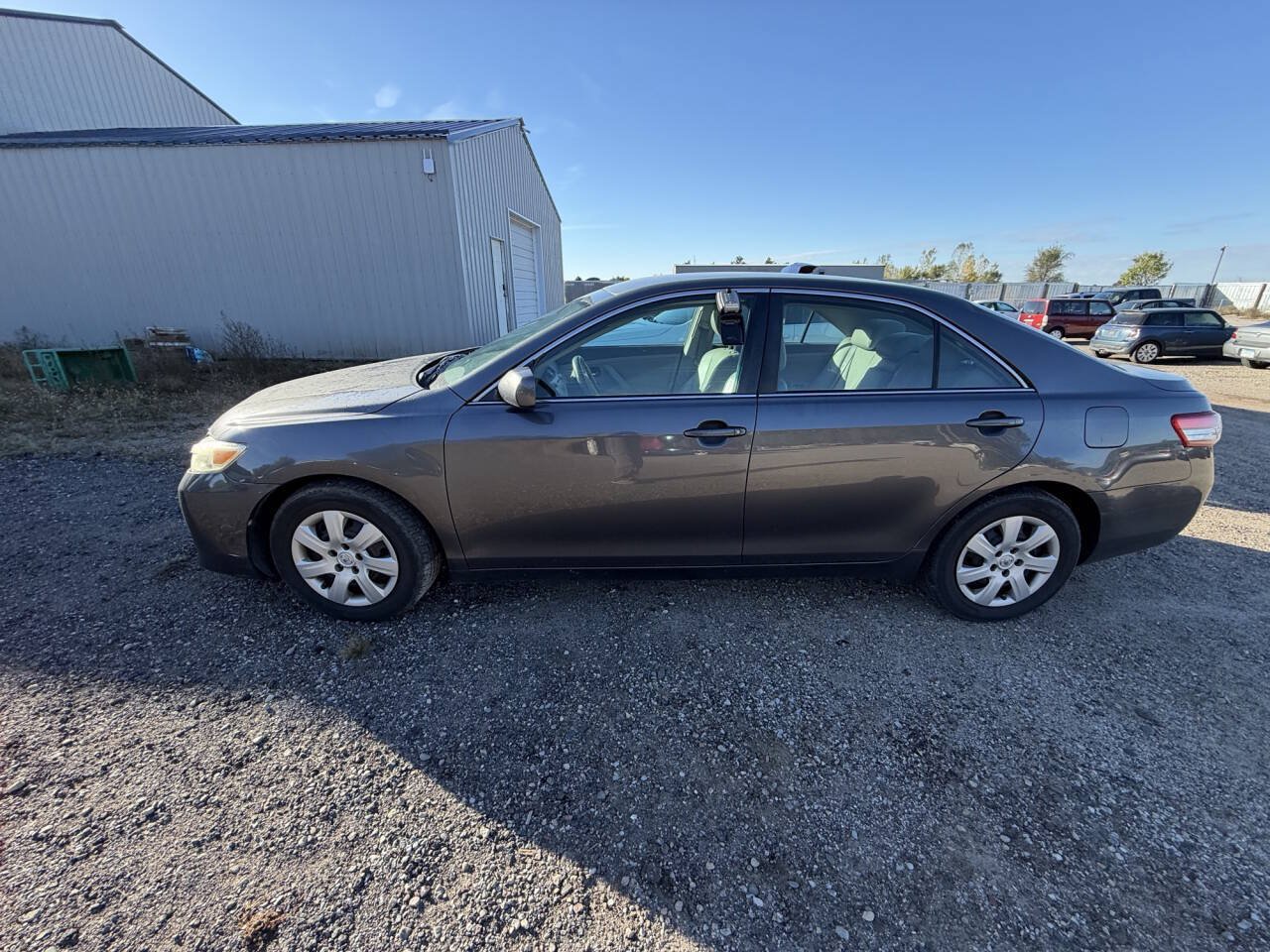 Used 2011 Toyota Camry LE FWD image 2