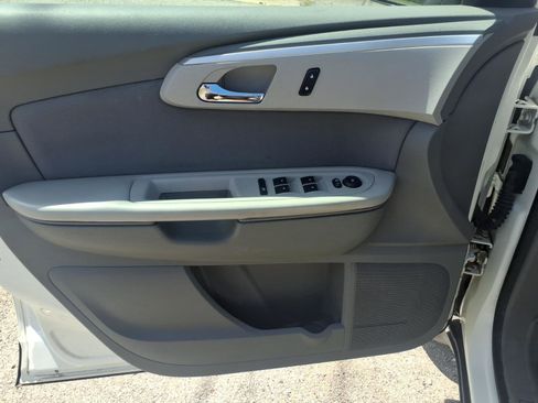 Used 2012 Chevrolet Traverse LS FWD image 12