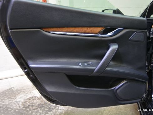 Used 2014 Maserati Quattroporte GTS RWD image 17