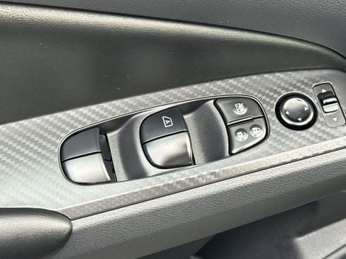 Used 2025 Nissan Altima 2.5 S image 12