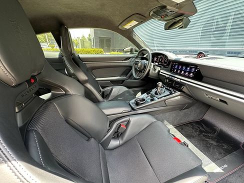 Certified 2026 Porsche 911 GT3 RWD image 39