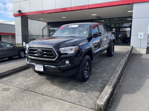Certified 2023 Toyota Tacoma SR5 AWD/4WD image 3