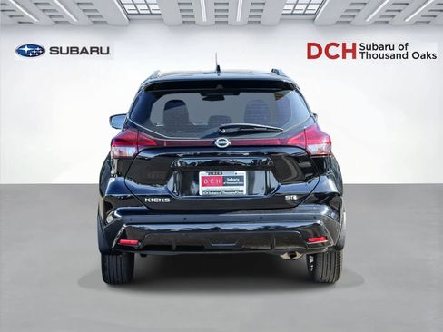 Used 2021 Nissan Kicks SR image 3