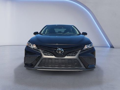 Used 2024 Toyota Camry SE FWD image 9