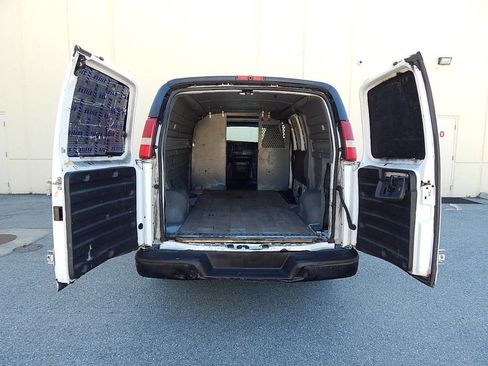 Used 2005 Chevrolet Express 1500 image 27