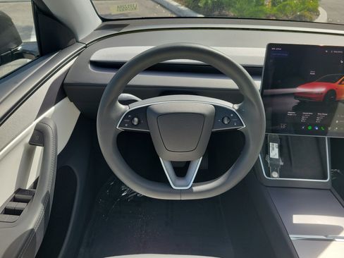 Used 2026 Tesla Model Y Long Range AWD/4WD image 17