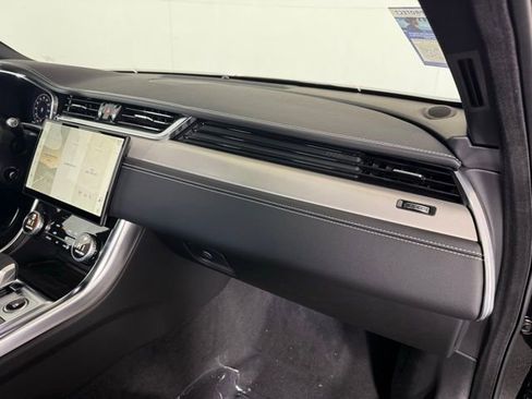 Certified 2024 Jaguar XF R-Dynamic SE image 39