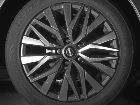 Used 2025 Nissan Altima 2.5 SV FWD image 18
