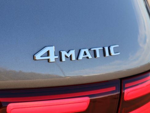 New 2026 Mercedes-Benz GLB 250 4MATIC image 9