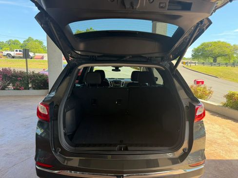 Used 2021 Chevrolet Equinox LT FWD image 24