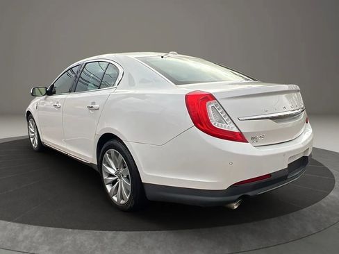 Used 2015 Lincoln MKS Sedan 4D w/ Equipment Group 101A image 7