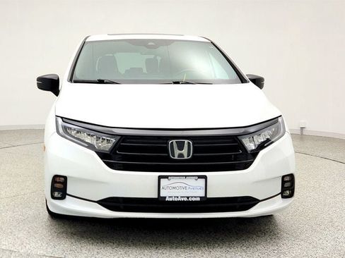 Used 2023 Honda Odyssey Sport image 2