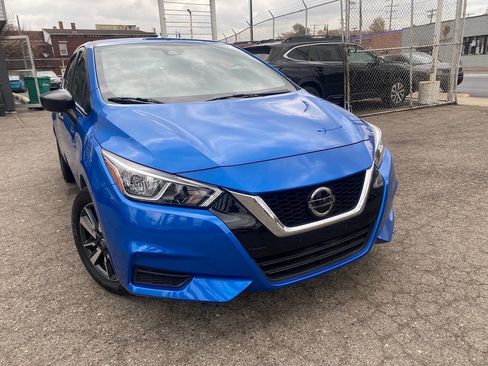 Used 2022 Nissan Versa S w/ Electronics Package FWD image 4