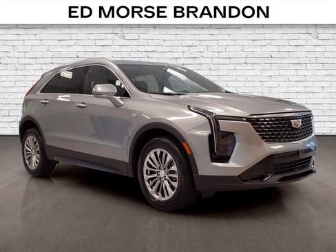 Used 2024 Cadillac XT4 Premium Luxury w/ Technology Package FWD image 6